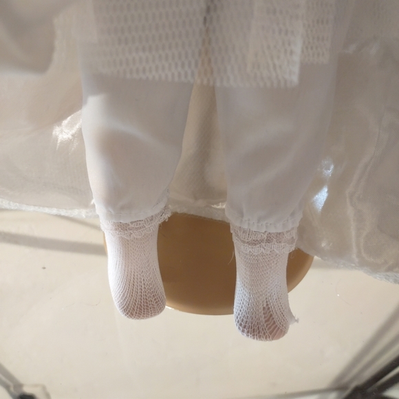 Porcelain Doll Cathay collection curly blonde hair on flowering dress - Picture 9 of 12